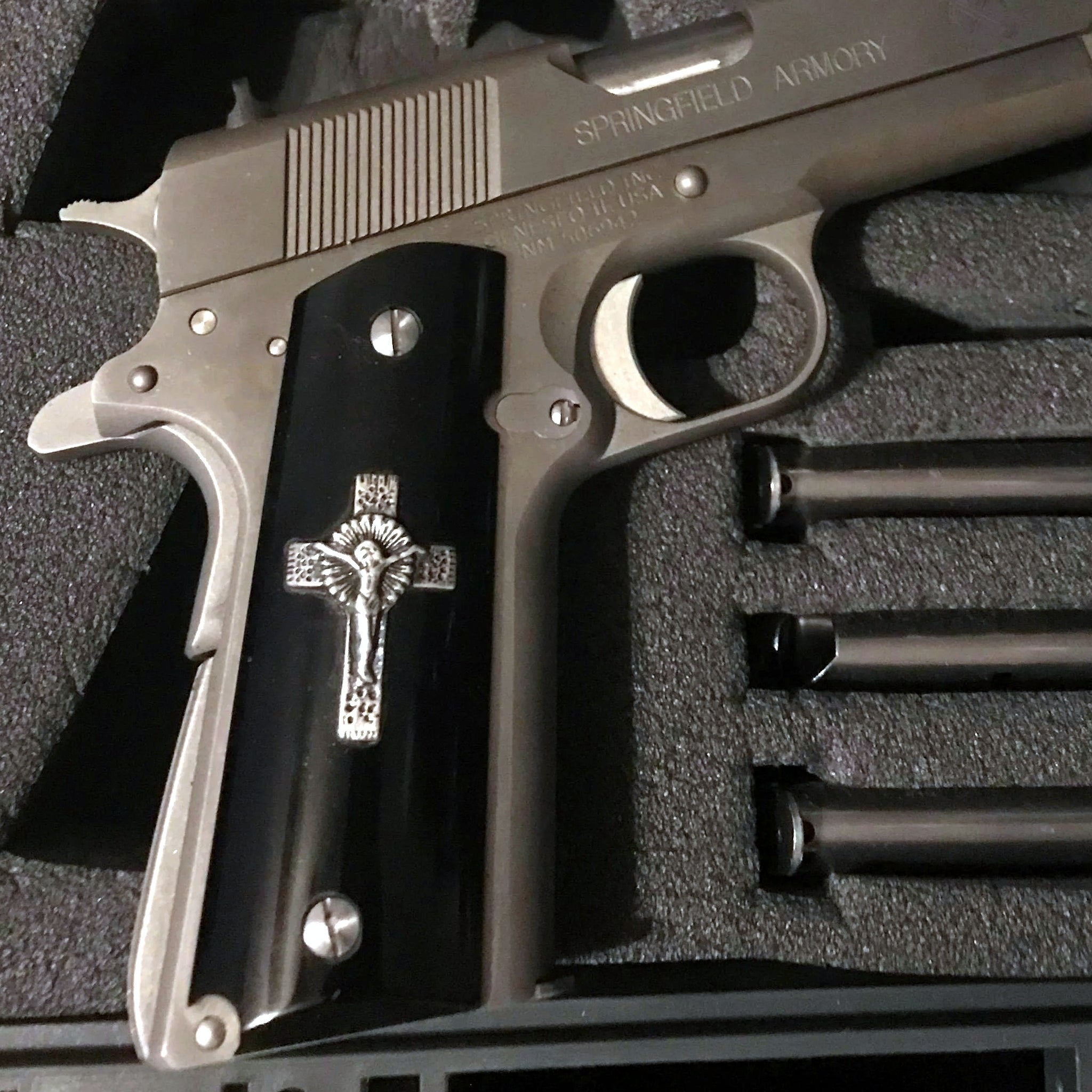 西村 様のオーダー Colt 1911 grips