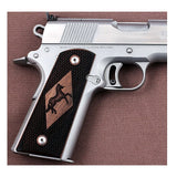 Bestpistolgrips Colt 1911 custom walnut grips with checkering and logo engraving