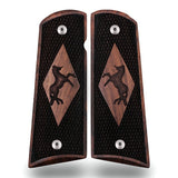 Bestpistolgrips Colt 1911 custom walnut grips with checkering and logo engraving