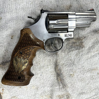 Smith & Wesson K frame Rounbutt grips